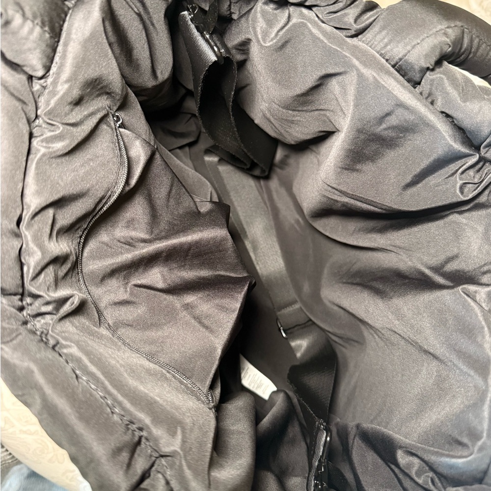 Elegant Black Puffer Tote Bag - Picture 4 of 4